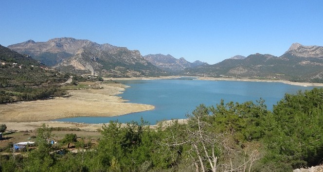 Son yağışlar Kozan Barajı’nda su seviyesini yükseltti