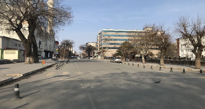 Iğdır’da cadde ve sokaklar sessizliğe büründü