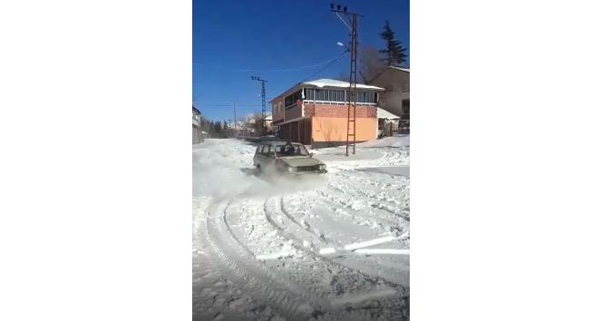 Kısıtlamada canı sıkıldı karda drift yaptı
