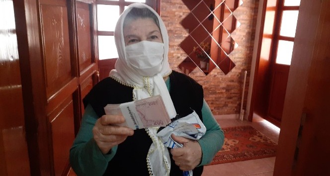 Temizlik işçisi bulduğu parayı sahibini de bularak teslim etti