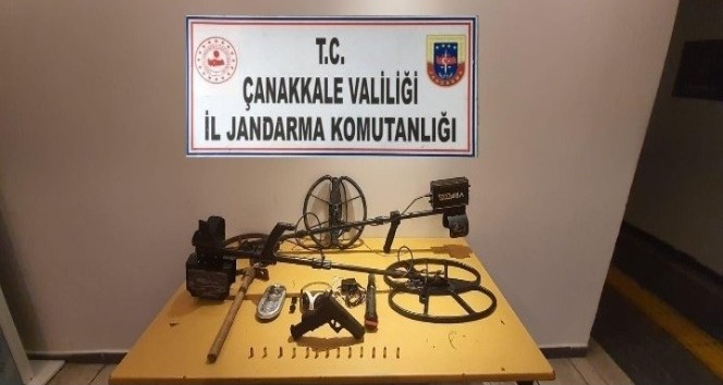 Çanakkale’de 4 define şüphelisi yakalandı