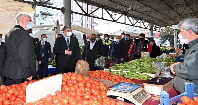 Vali Yılmaz’dan semt pazarında korona virüs denetimi
