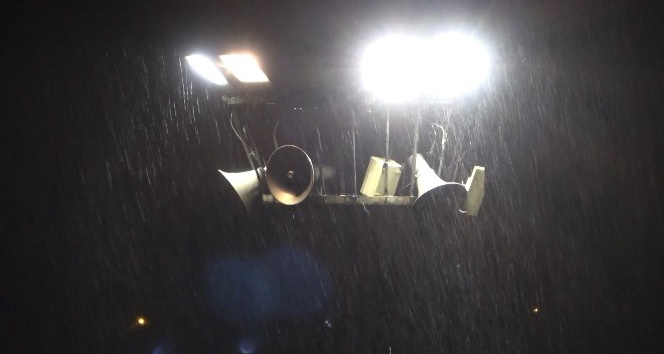 Kırıkkale’de sağanak yağış ve fırtına etkili oldu