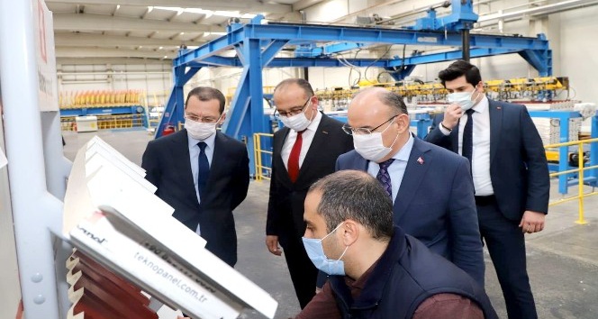 Manisa Valisi Karadeniz, Teknopanel tesisini gezdi