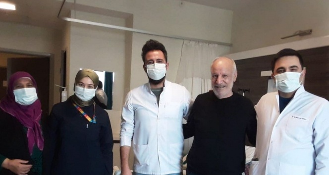 Covid-19 hastası 79 gün sonra taburcu oldu