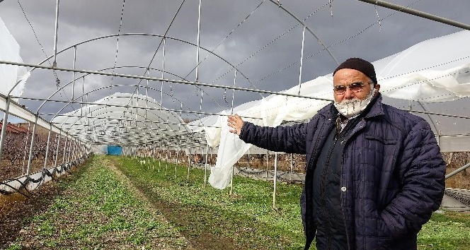 Tokat’ta fırtına seralarda hasara yol açtı