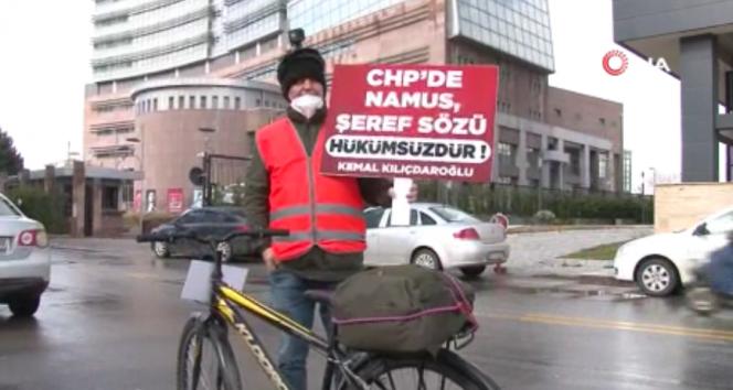 İSPARK’tan çıkartılan işçiden CHP Genel Merkezi önünde bisikletli eylem