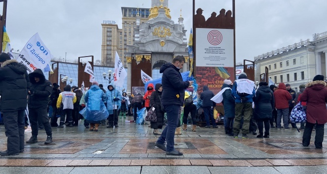 Ukrayna’da karantinanın sona ermesine rağmen protestolar devam ediyor