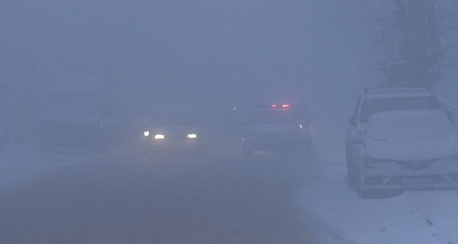 Kars’ta yoğun sis uçuşları engelledi