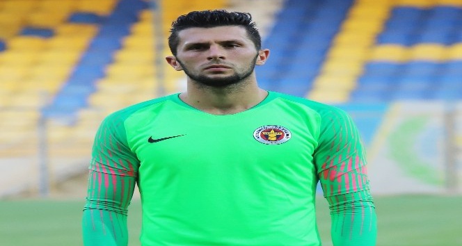 Menemenspor’da kaleci Selmani ile yollar ayrıldı