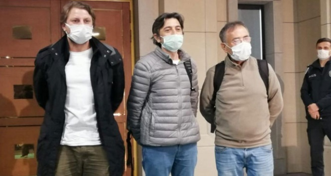 Korsanlar tarafından kaçırılan gemideki 3 Türk gemici Türkiye’ye döndü