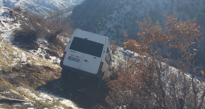 Siirt’te minibüs şarampole yuvarlandı: 11 yaralı