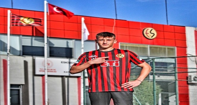 Beşiktaş’ın anlaştığı Bilal Ceylan, Eskişehir’e veda etti