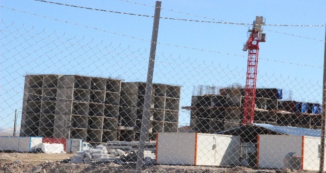 Karaman’da inşaattan düşen işçi hastanelik oldu