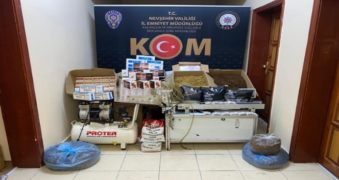 Evlerini sigara imalathanesine dönüştüren 2 kişi yakalandı