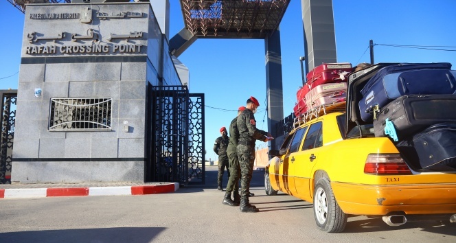Gazze ile Mısır arasındaki Refah Sınır kapısı 4 günlüğüne açıldı