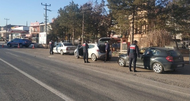 Korona virüs tedbirlerine uymayan 26 kişiye idari işlem yapıldı