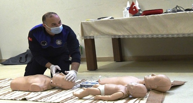 İlkyardımcılar yetiştiriliyor