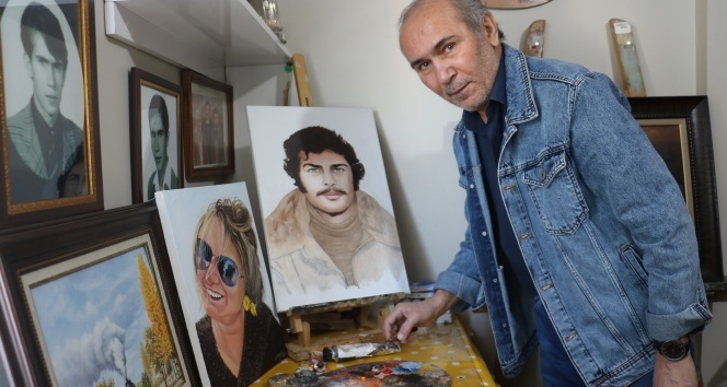 Öğretmeninin söylediği sözler hayatını değiştirdi, çizdiği resimler fotoğrafı aratmıyor