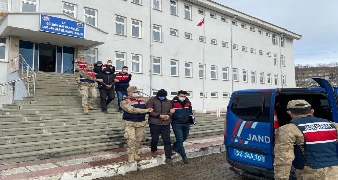 Ordu’da direklerden telefon kablosu çalanlar yakalandı