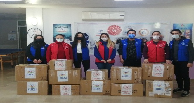 İdlib ve Muş’taki çocuklara kışlık kıyafet yardımı
