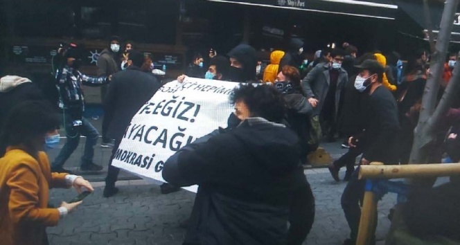 Boğaziçi Üniversitesi protestolarında polis araçlarına saldıran 5 kişi yakalandı