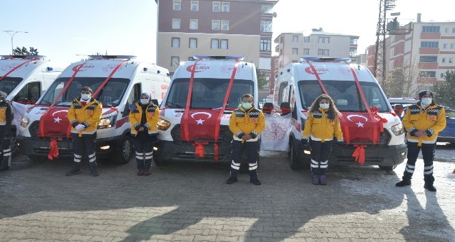 Kars’ta sağlık filosuna 4 ambulans daha katıldı