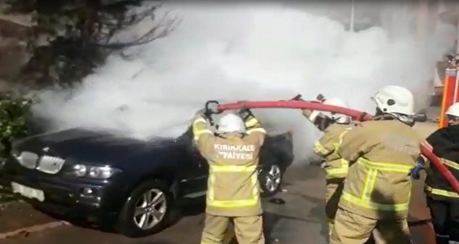 Park halindeki lüks cip alevlere teslim oldu