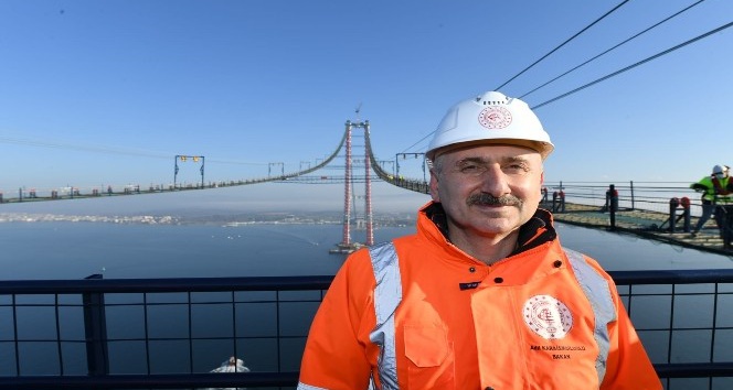 Bakan Karaismailoğlu, 1915 Çanakkale Köprüsü kedi yolunda yürüyerek Asya’dan Avrupa’ya geçti