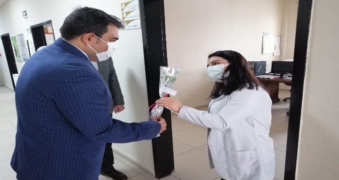Diyadin Kaymakamı ve Belediye Başkan Vekili Balcı sağlık çalışanlarını unutmadı