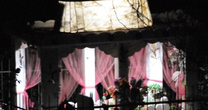 Mezar başında 18 yıldır yanan ışık söndü