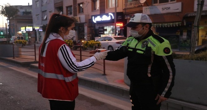 Yalova Kızılay’dan çorba ikramı