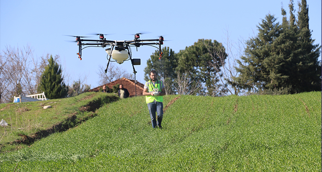 10 dakikada 10 dönüm tarlayı ilaçlayabilen zirai İHA’lar görev başında