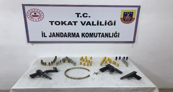 Tokat’ta silah kaçakçılığı operasyonlarında 5 şüpheli gözaltına alındı