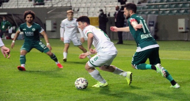 TFF 1. Lig: Giresunspor: 2 - Bursaspor: 1 (İlk yarı sonucu)