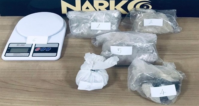 Yabancı uyruklu uyuşturucu taciri 2 kişi tutuklandı
