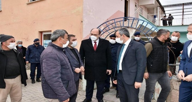 Vali Sezer, Kılıçlar Köyünü ziyaret etti