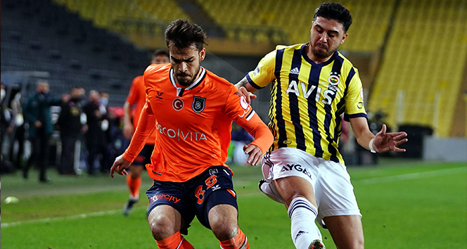 Başakşehir, Fenerbahçe'yi 2-1 mağlup ederek yarı finale yükseldi