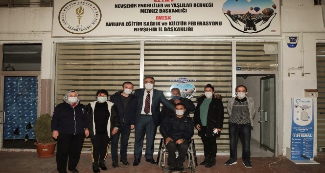 Belediye Başkanı Savran’dan Engelliler ve Yaşlılar Derneğine ziyaret
