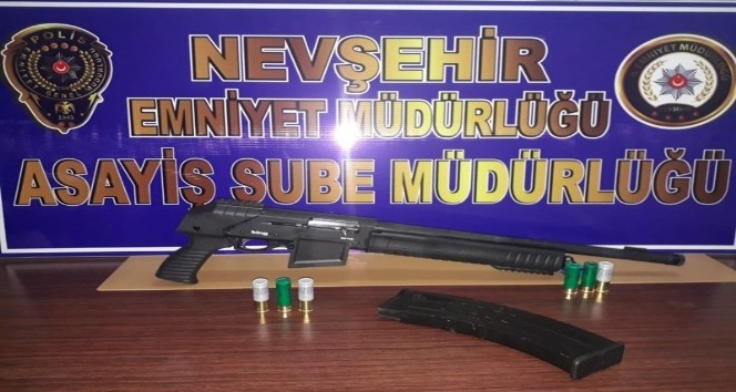 Ruhsatsız tüfekle havaya ateş eden şahıs yakalandı