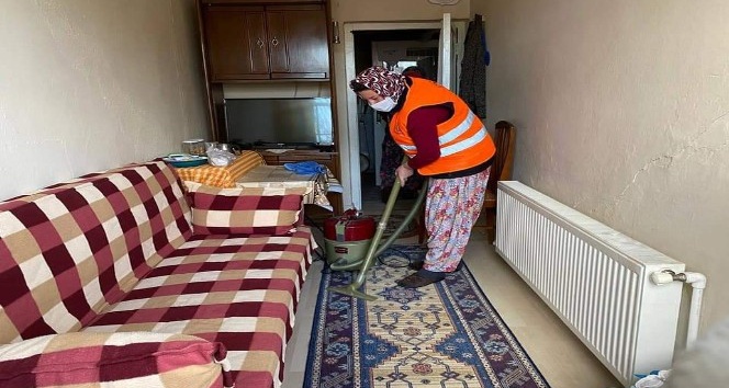 Çan Belediyesinden ihtiyaç sahiplerine evde temizlik desteği