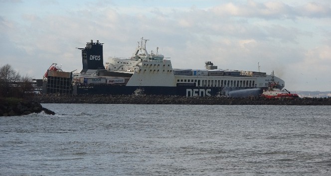 "Gallipoli Seaways" isimli gemideki yangın söndürüldü