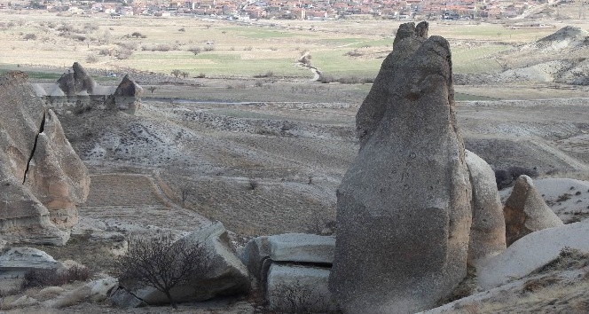 Kapadokya’da peribacaları yıkılıyor