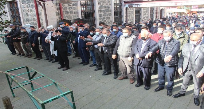 24 gün içinde aynı aileden 3 kişi Korona virüsten hayatını kaybetti