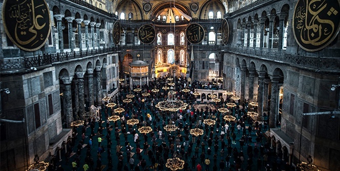 Ayasofya Camii yeni çehresiyle hayran bıraktı