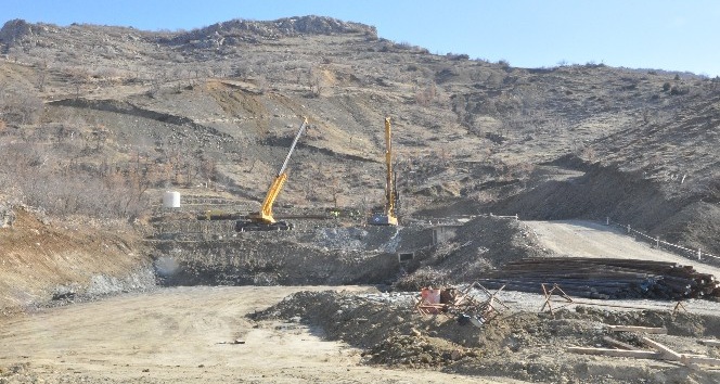 Şırnak-Van karayolu yapımına tekrar başlandı