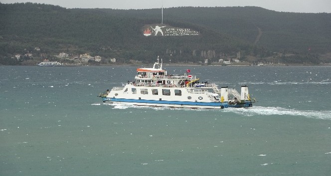 Çanakkale’de beklenen kar yağışı nedeniyle ada seferleri iptal edildi