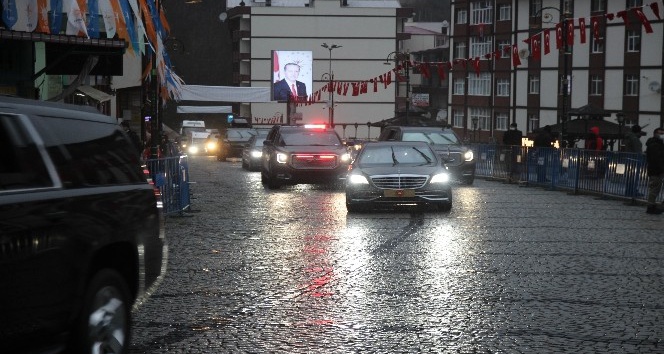 Cumhurbaşkanı Erdoğan Elazığ’dan Rize’ye döndü