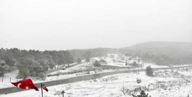 Aydos Ormanı beyaz örtüyle kaplandı
