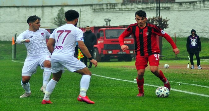 2. Lig Kırmızı Grup: Turgutluspor: 3 - Tetiş Yapı Elazığspor: 1